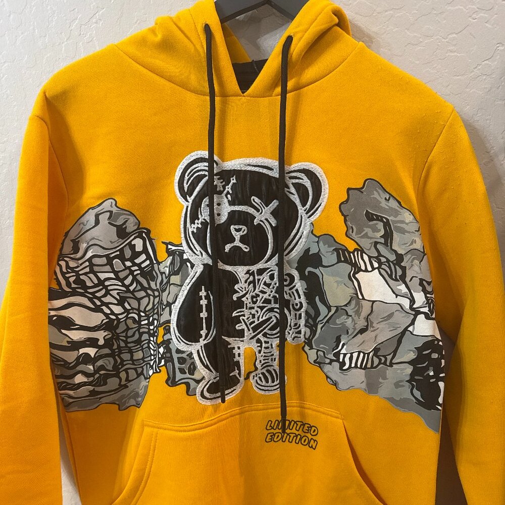 Super Massive NWT Yellow Teddy Bear Hoodie Size M - Limited Edition Streetwear